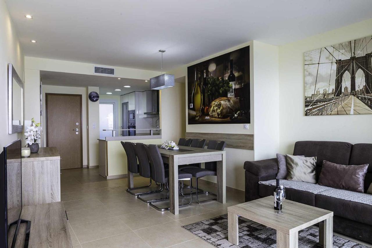 Apartamento Sea Senses Victoria Frente Al Mar Torrevieja Exterior foto