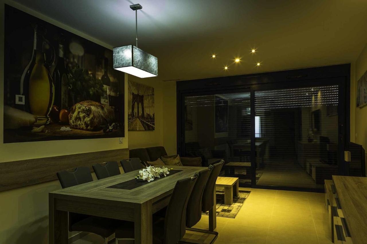 Apartamento Sea Senses Victoria Frente Al Mar Torrevieja Exterior foto